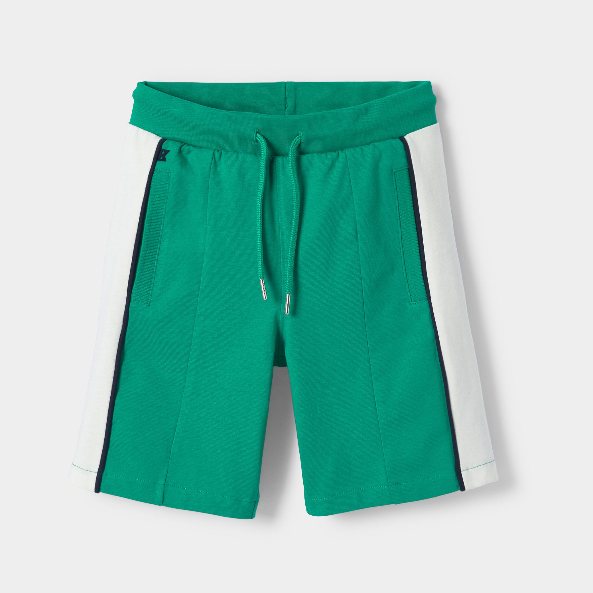 Quần shorts Bermuda cho bé trai